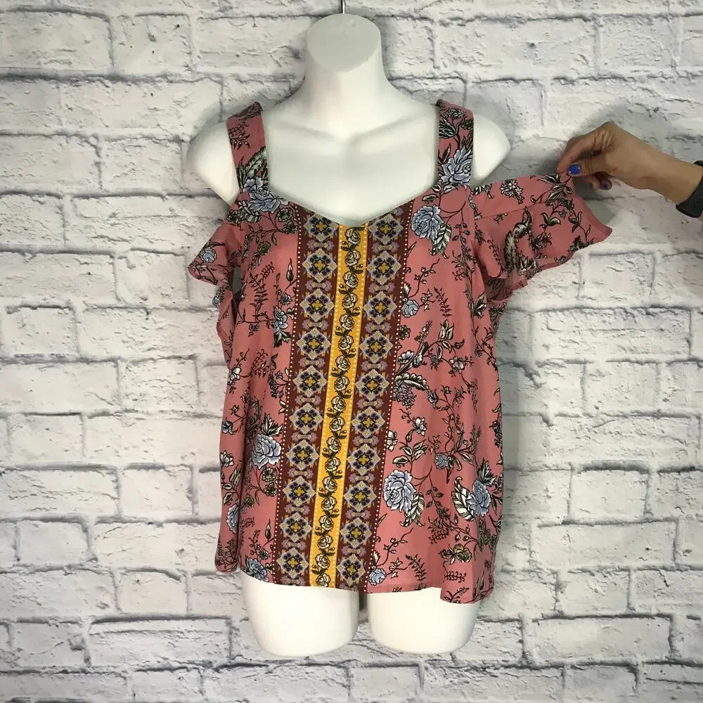 Francesca's Dina Be Floral Pattern Top - Picture 1 of 6